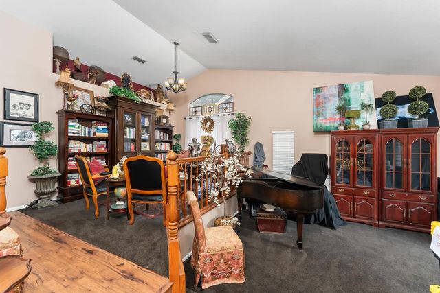 5610 Sickle Ct, Elk Grove, CA 95758