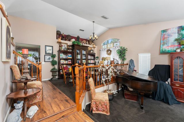 5610 Sickle Ct, Elk Grove, CA 95758