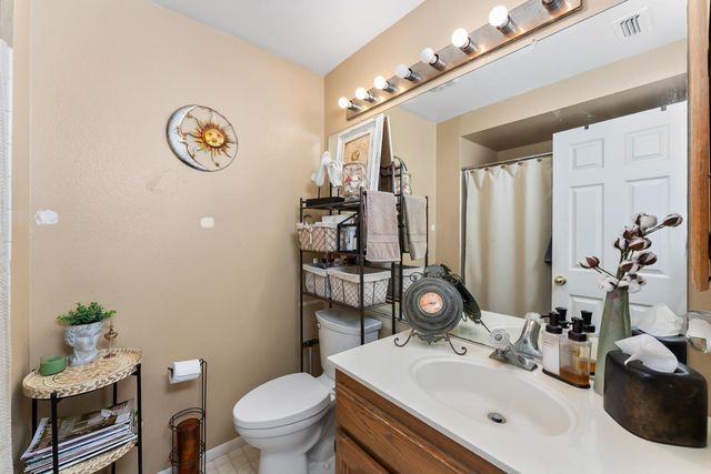 5610 Sickle Ct, Elk Grove, CA 95758