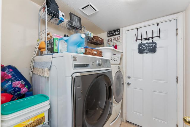 5610 Sickle Ct, Elk Grove, CA 95758