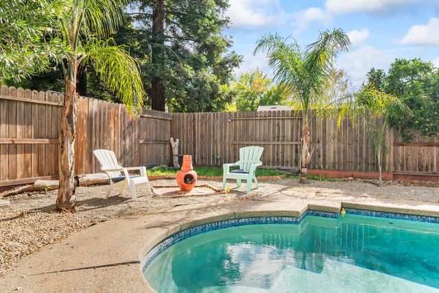 5610 Sickle Ct, Elk Grove, CA 95758