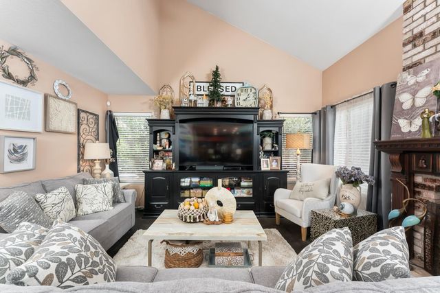 5610 Sickle Ct, Elk Grove, CA 95758