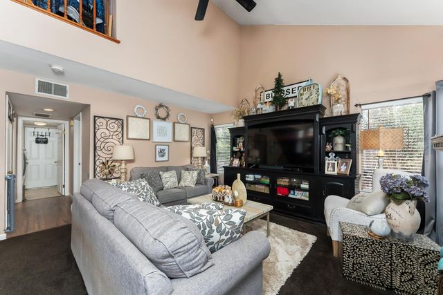 5610 Sickle Ct, Elk Grove, CA 95758