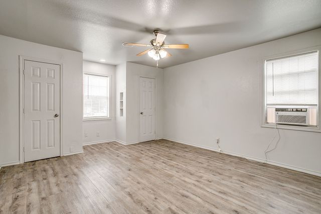 109 NE Cindy Lane, Burleson, TX 76028