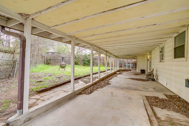 109 NE Cindy Lane, Burleson, TX 76028