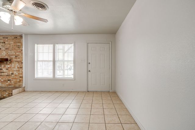 109 NE Cindy Lane, Burleson, TX 76028