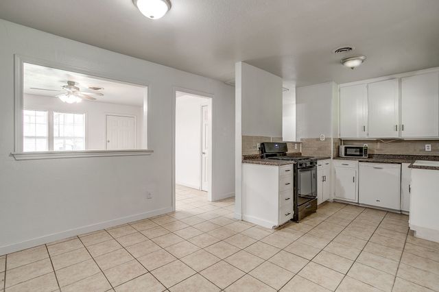 109 NE Cindy Lane, Burleson, TX 76028