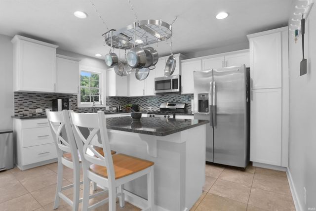 818 Tawny Drive, Evansville, IN 47712