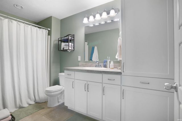 818 Tawny Drive, Evansville, IN 47712