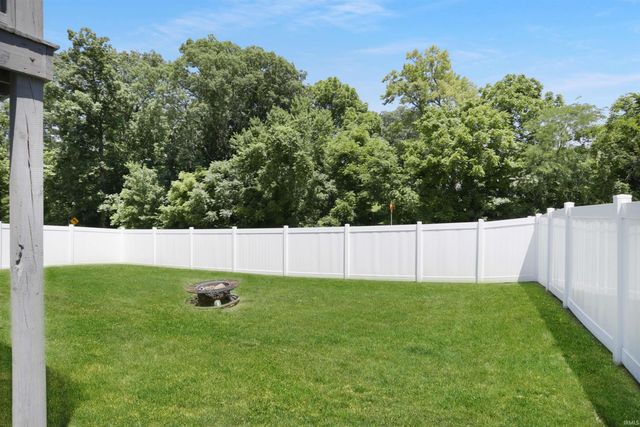 818 Tawny Drive, Evansville, IN 47712