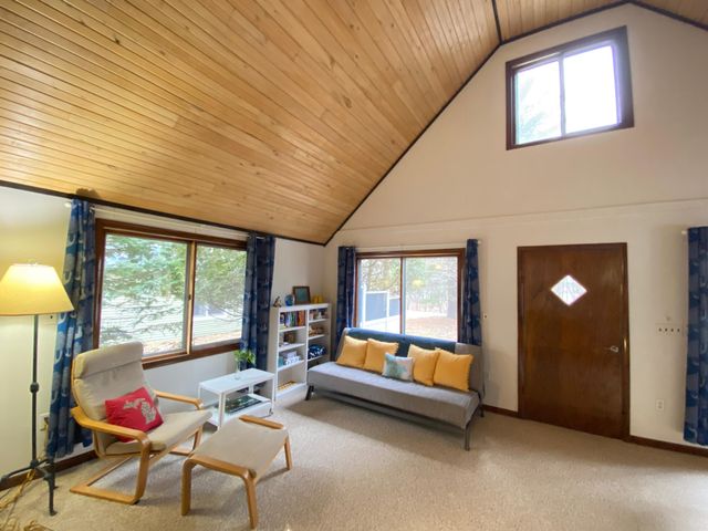 6111 W Longbridge Road, Pentwater, MI 49449