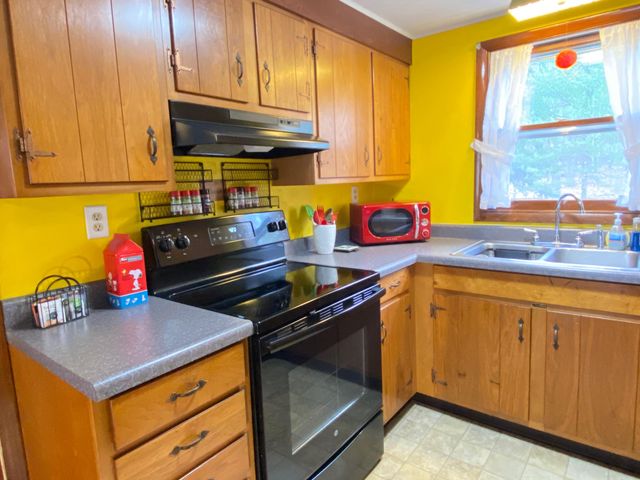 6111 W Longbridge Road, Pentwater, MI 49449