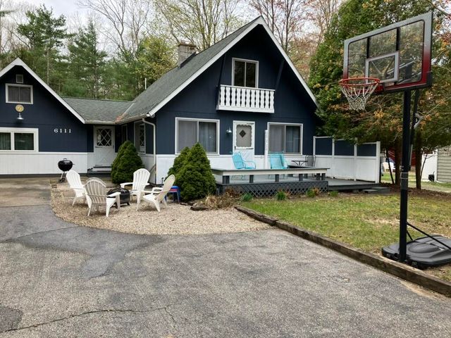 6111 W Longbridge Road, Pentwater, MI 49449