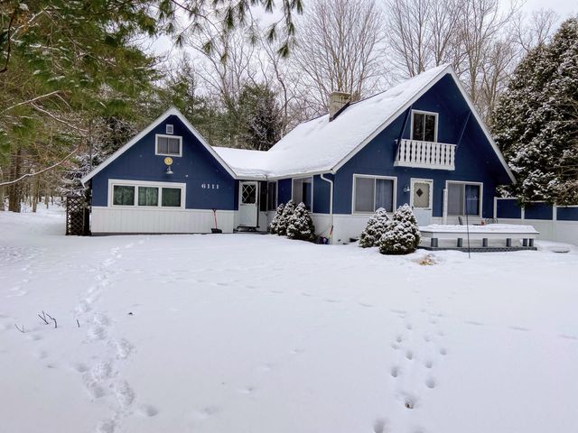 6111 W Longbridge Road, Pentwater, MI 49449