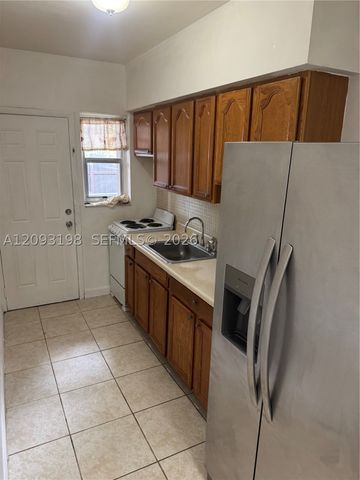 1020 SW 5th St 4, Miami, FL 33130
