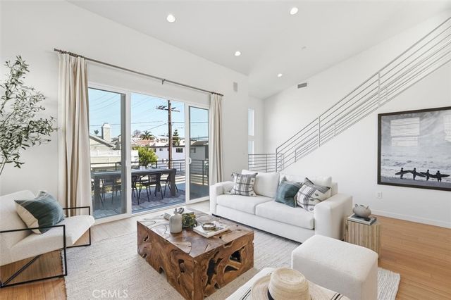 1836 Rockefeller Lane, Redondo Beach, CA 90278