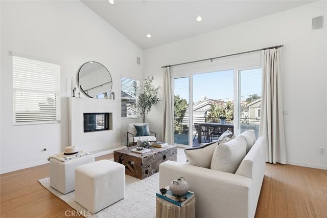 1836 Rockefeller Lane, Redondo Beach, CA 90278