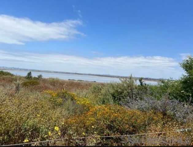 574 10th St, Imperial Beach, CA 91932