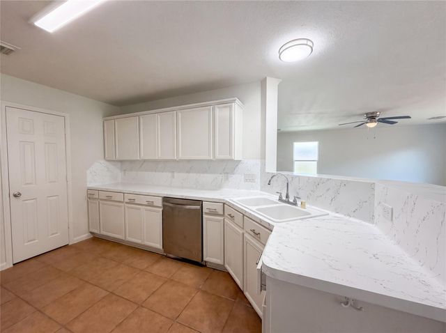2711 Skyview Trace Court, Houston, TX 77047