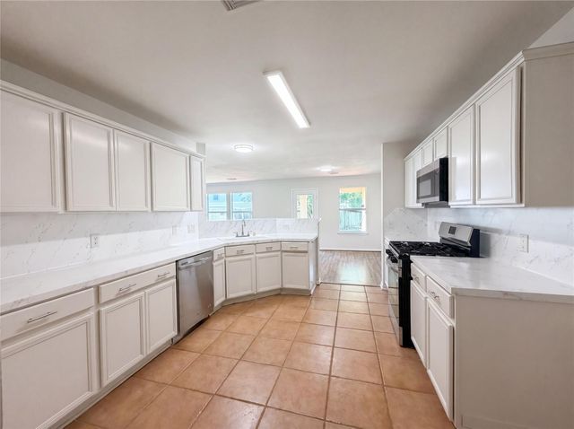 2711 Skyview Trace Court, Houston, TX 77047