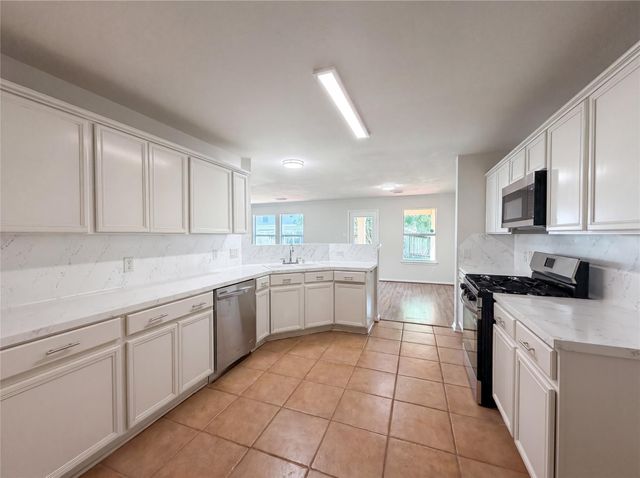 2711 Skyview Trace Court, Houston, TX 77047