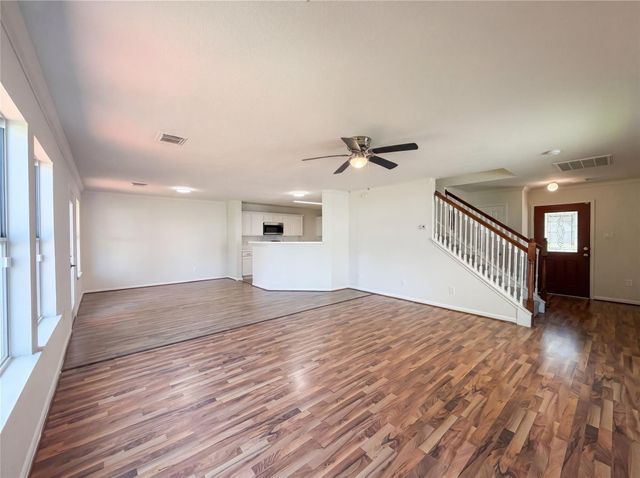 2711 Skyview Trace Court, Houston, TX 77047