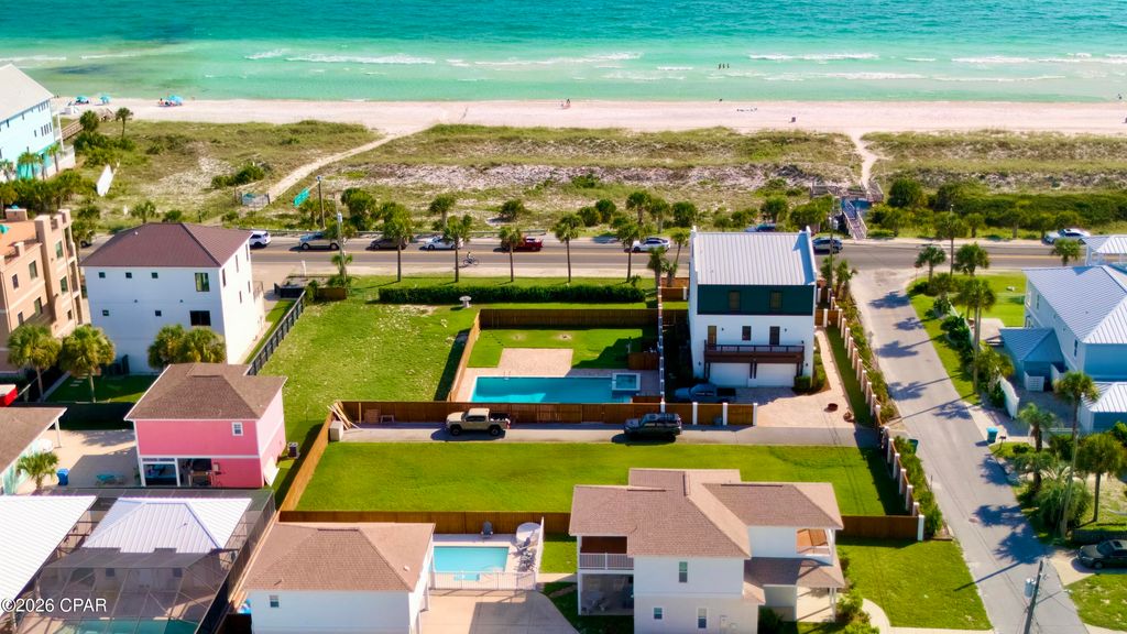 Image 11 of property listing at 13706 Front Beach Road, Panama City Beach, FL 32413