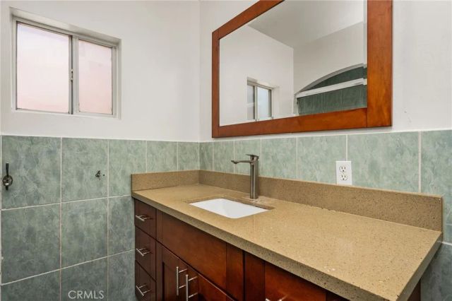 821 S Orange, Santa Ana, CA 92701