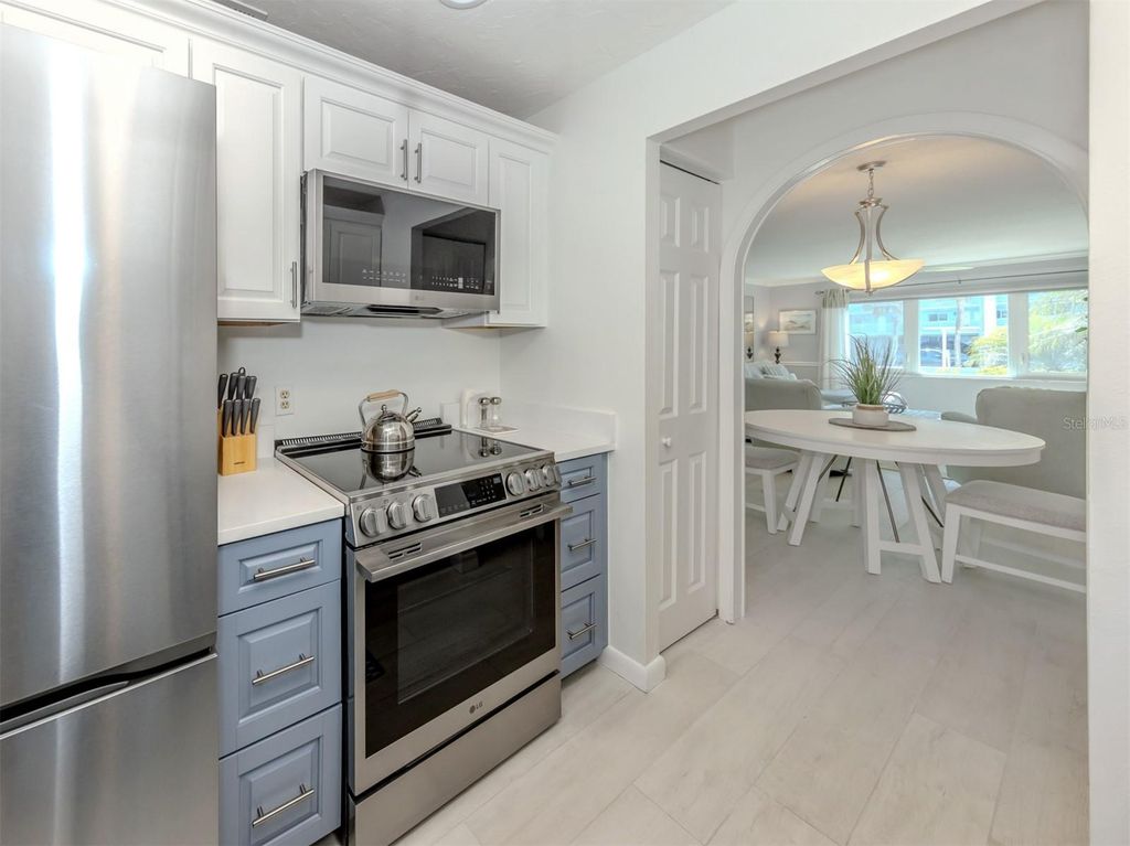 Image 14 of property listing at 500 THE ESPLANADE N 102, Venice, FL 34285