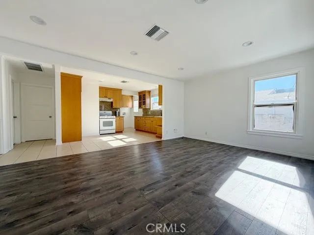 10404 Jardine Avenue, Sunland, CA 91040