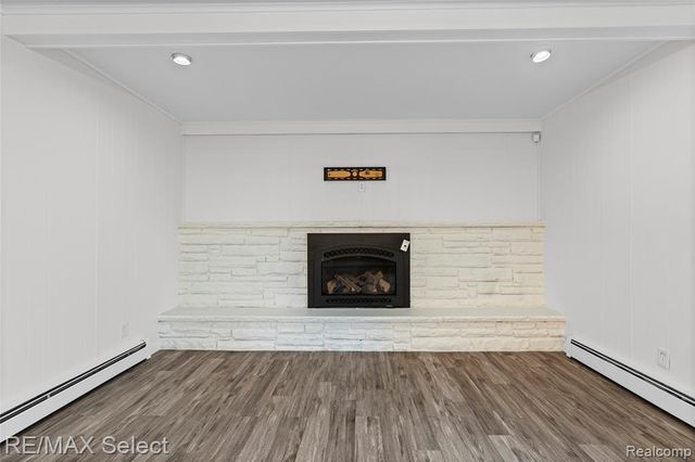 2461 N Long Lake Road, Fenton, MI 48430