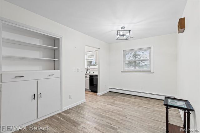 2461 N Long Lake Road, Fenton, MI 48430