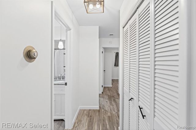 2461 N Long Lake Road, Fenton, MI 48430