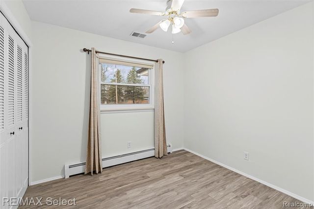 2461 N Long Lake Road, Fenton, MI 48430