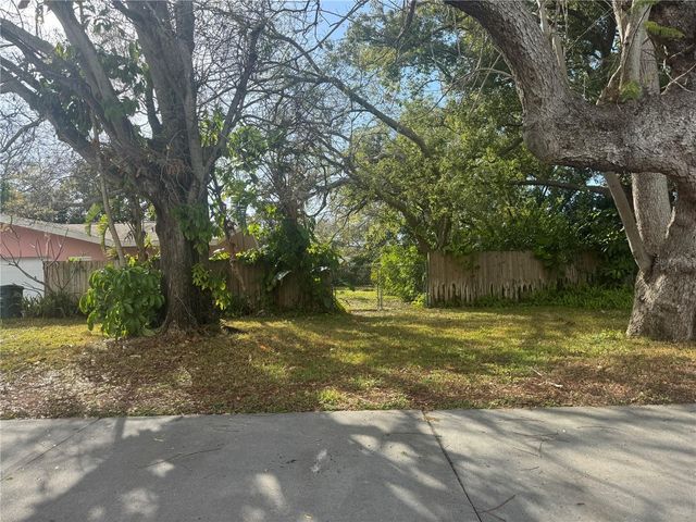 1546 BELLEAIR ROAD, Clearwater, FL 33756