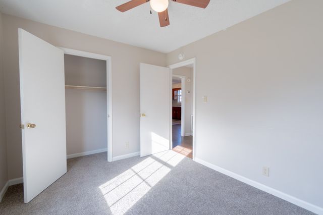 200 Hugh Hunter Rd, Oak Grove, KY 42262