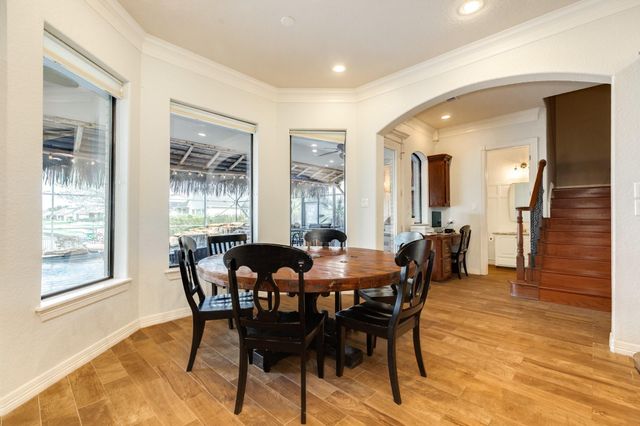 203 Arrowhead Drive, Lake Jackson, TX 77566