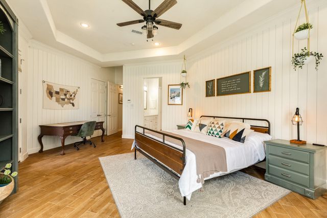 203 Arrowhead Drive, Lake Jackson, TX 77566