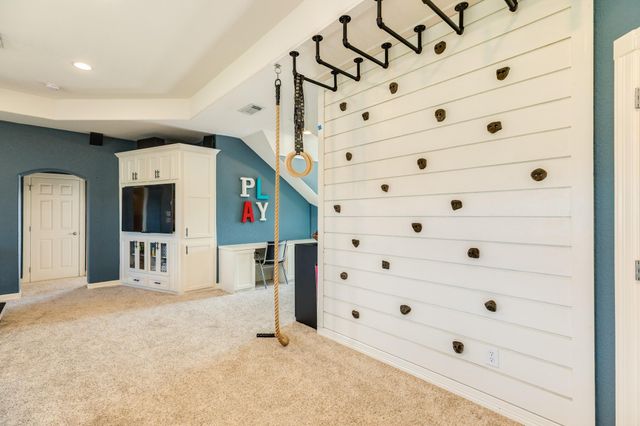 203 Arrowhead Drive, Lake Jackson, TX 77566