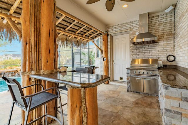 203 Arrowhead Drive, Lake Jackson, TX 77566