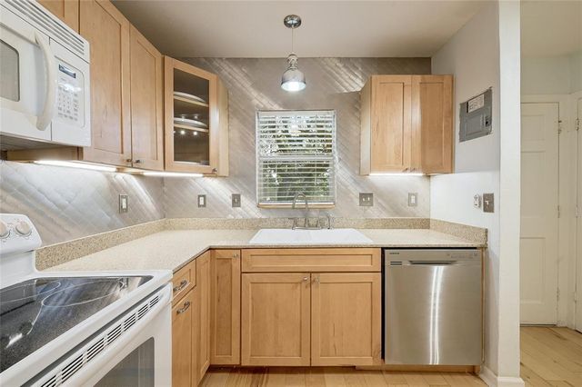 5330 Balcones DR G, Austin, TX 78731