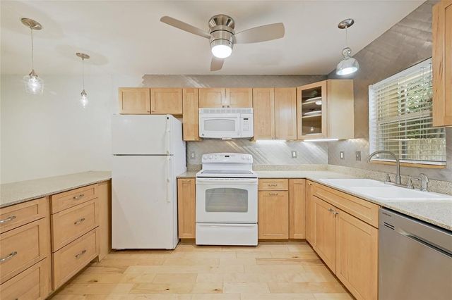 5330 Balcones DR G, Austin, TX 78731