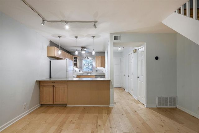 5330 Balcones DR G, Austin, TX 78731