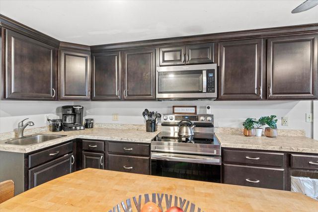 73 W Main Street, Hillsborough, NH 03244