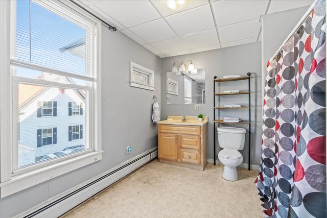 73 W Main Street, Hillsborough, NH 03244