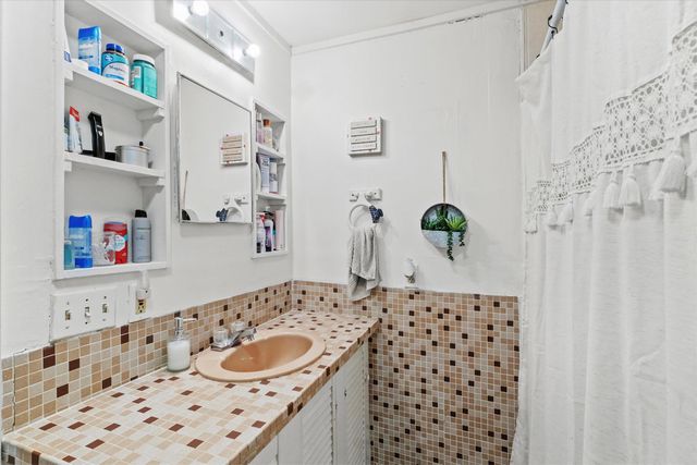 73 W Main Street, Hillsborough, NH 03244