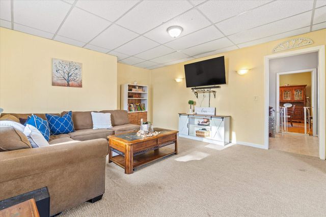 73 W Main Street, Hillsborough, NH 03244