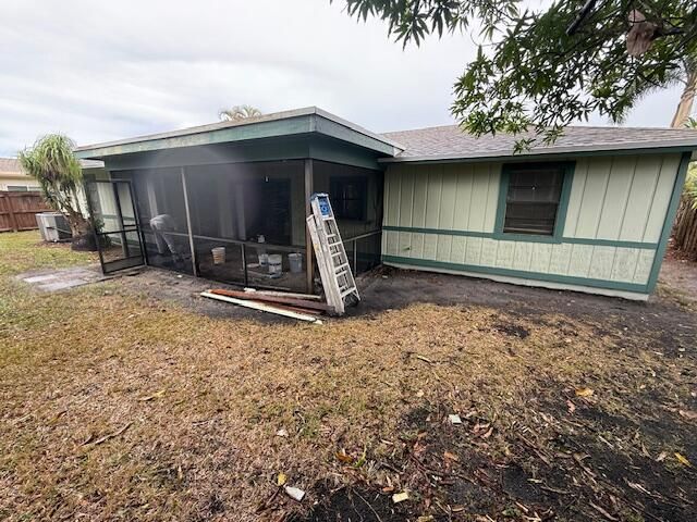 203 Canterbury Drive W, Riviera Beach, FL 33407