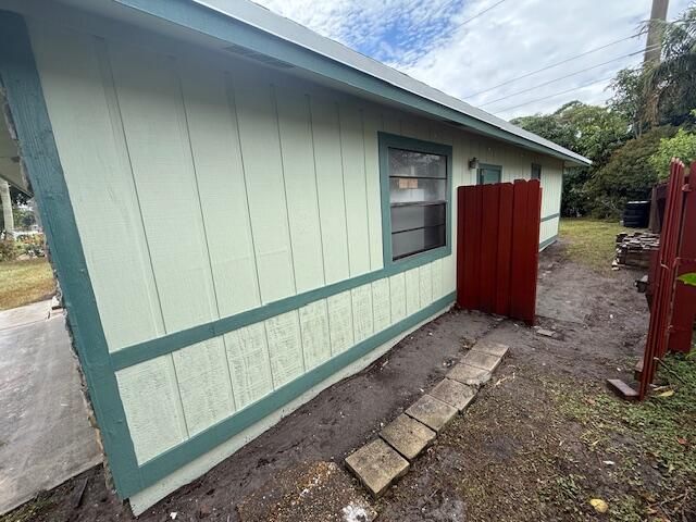 203 Canterbury Drive W, Riviera Beach, FL 33407
