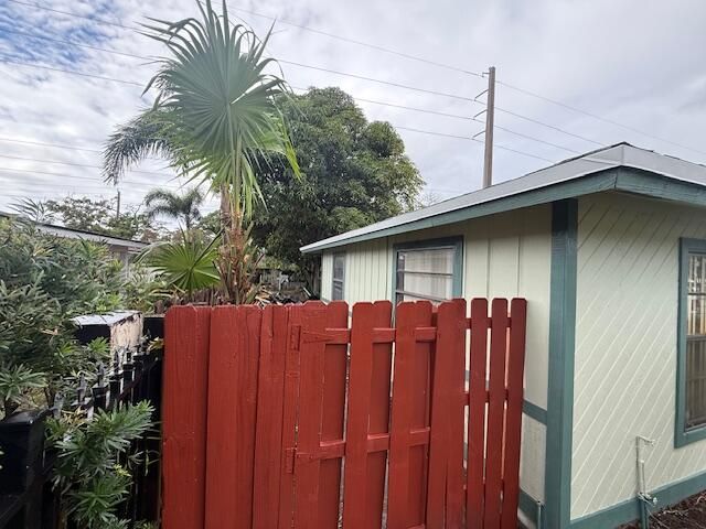 203 Canterbury Drive W, Riviera Beach, FL 33407